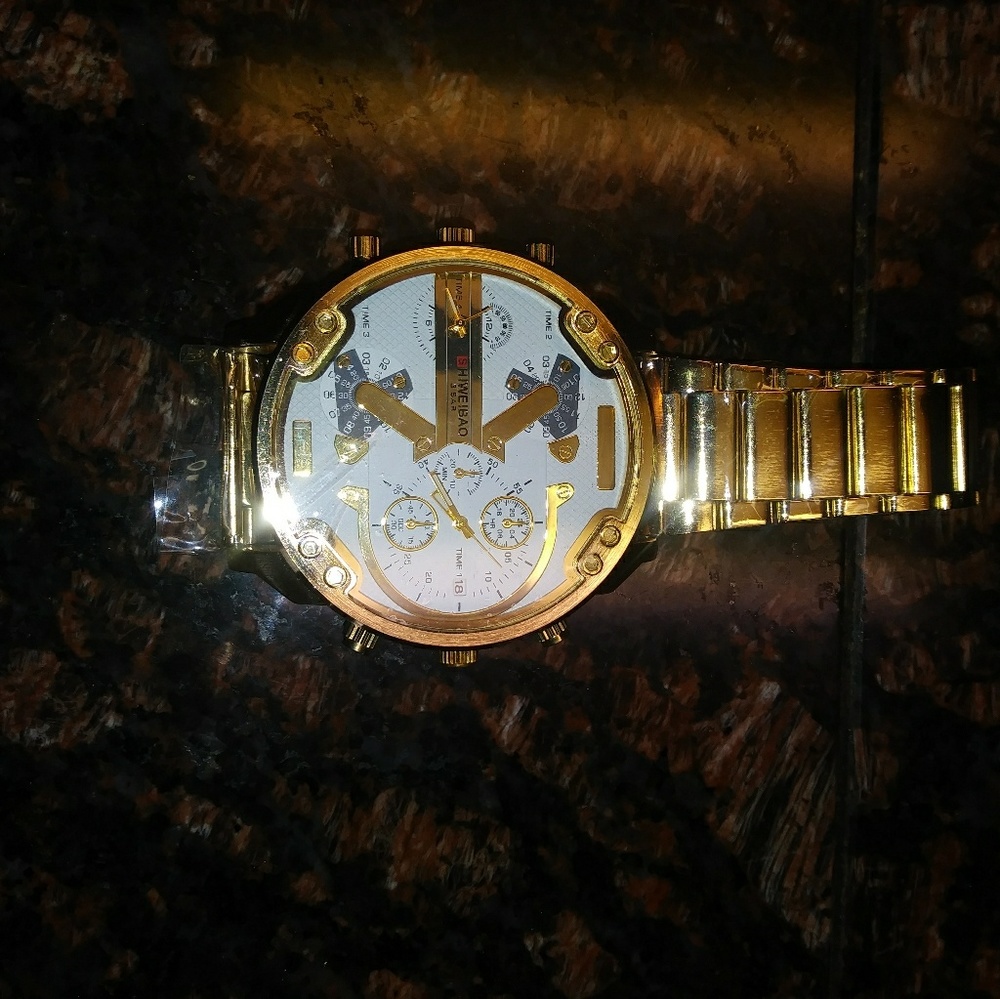 Watch - Picture 2 of 5